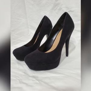 Lauren Conrad black pumps
